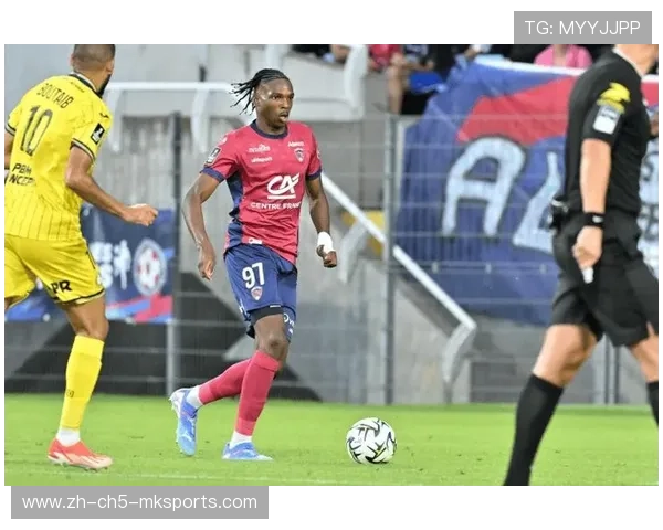 切尔西冬窗战略聚焦:守门员与中卫深度补强,力争新赛季冲击更高峰 切尔西冬窗战略聚焦:守门员与中卫深度补强,力争新赛季冲击更高峰