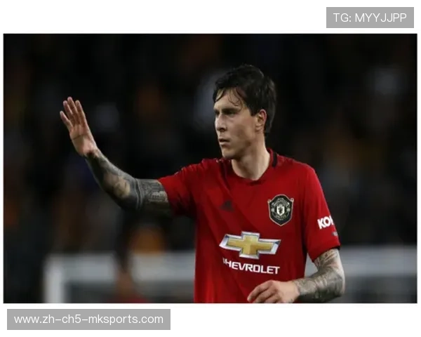 曼联通过加速推进找到进攻方向,林德洛夫出球稳定 曼联通过加速推进找到进攻方向,林德洛夫出球稳定